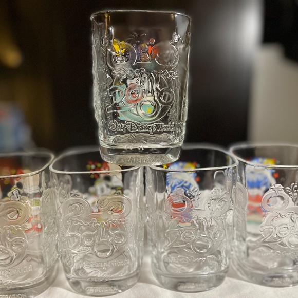 Vintage Millennial 2000 Collectible Disney World Glasses (Set of 5) - Picture 8 of 10